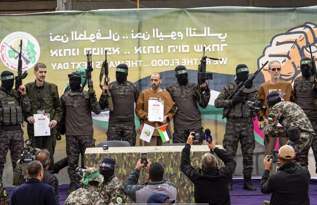 hamas_releases_3_frail_looking_israeli_hostages_for_183_palestinian_prisoners_under_gaza_ceasefire