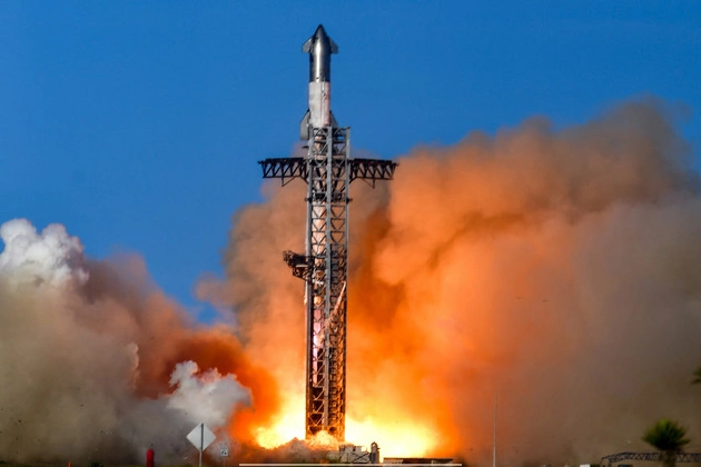 texas_and_florida_rocket_toward_faceoff_over_nasa_hq