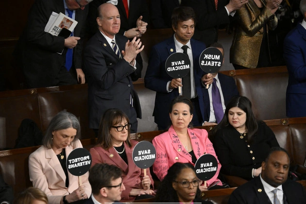 giving_bingo_democrats_silent_protest_against_trump_falls_flat