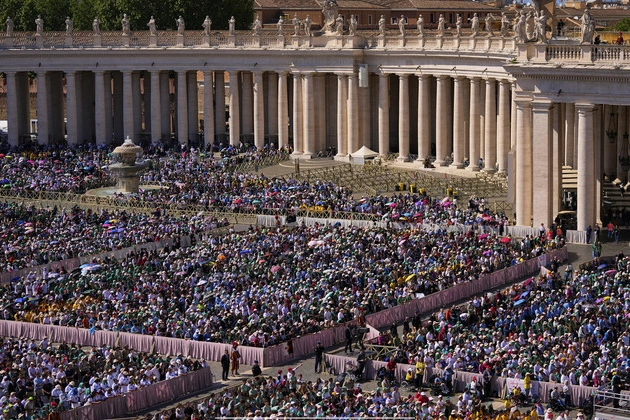 catholic_faithful_pay_respects_to_pope_francis_as_his_tomb_opens_to_the_public_in_rome_basilica