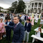trump_offers_private_reassurance_to_embattled_hegseth