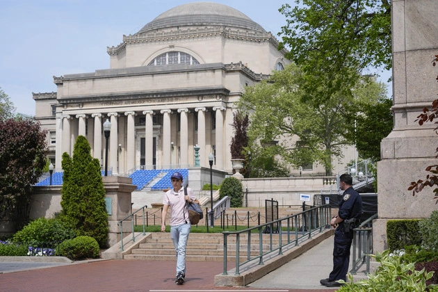 arrests_made_after_protesters_occupy_columbia_university_library