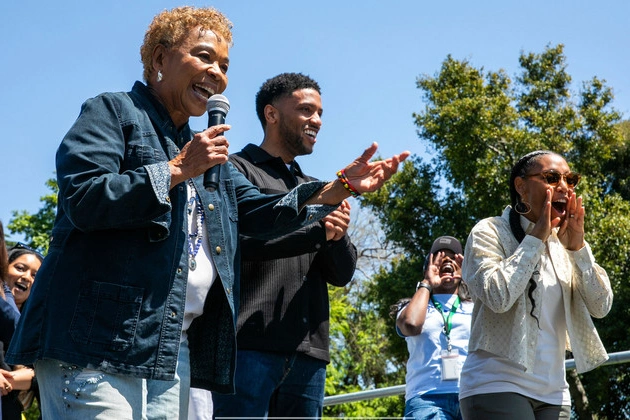 barbara_lee_takes_the_reins_of_her_troubled_hometown