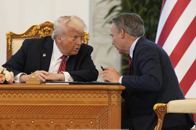boeing_signs_deal_in_doha_against_backdrop_of_air_force_one_delays_qatars_luxury_jet_gift