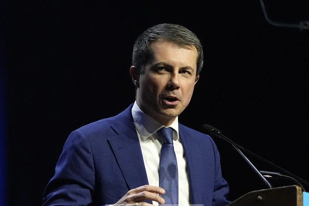 buttigieg_suggests_hed_assess_a_presidential_run_as_he_visits_iowa