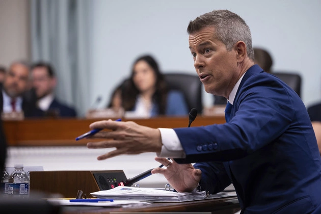 duffy_defends_moving_wifes_flight_from_newark_to_another_airport