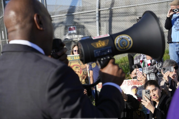 new_jersey_mayor_ras_baraka_arrested_at_ice_facility