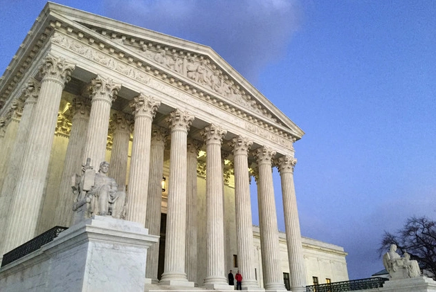 trump_asks_supreme_court_to_allow_cancellation_of_legal_status_for_500000_immigrants