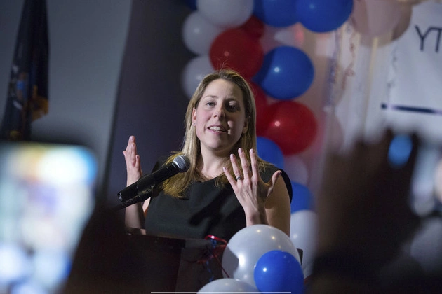 a_new_wave_of_candidates_is_putting_motherhood_front_and_center