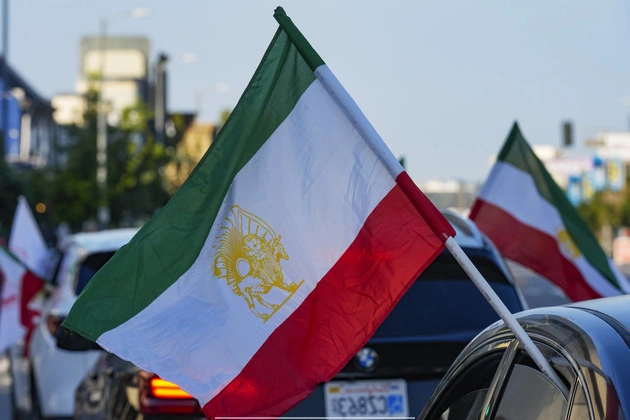 americas_largest_iranian_diaspora_is_at_a_crossroads