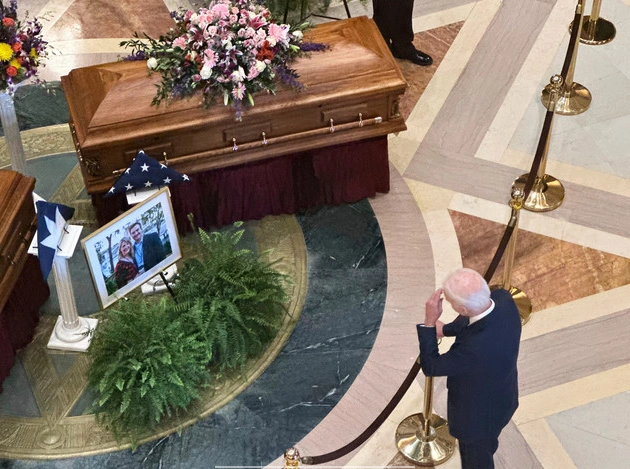 biden_pays_respects_as_former_minnesota_house_speaker_hortman_killed_in_shooting_lies_in_state