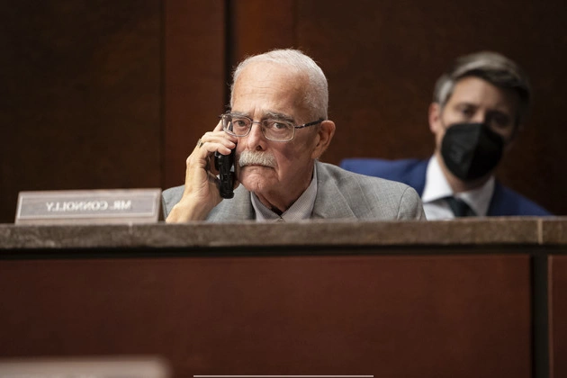 dead_lawmakers_tweet_from_beyond_the_grave