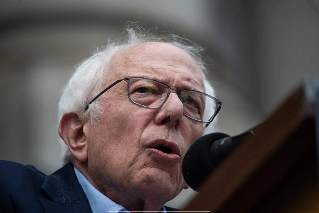 democrats_spar_over_super_pac_primary_spending_lets_tie_one_hand_around_our_backs