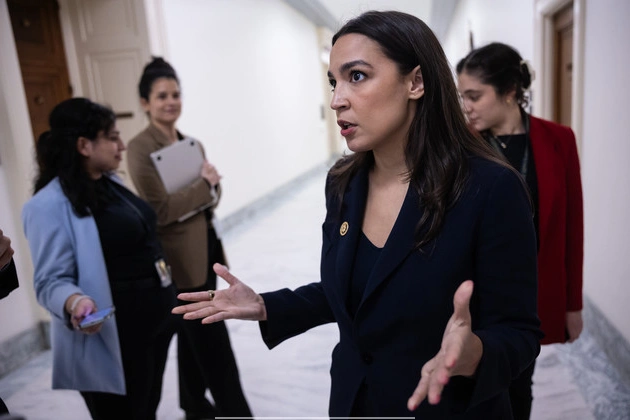 dems_struggle_to_respond_as_trumps_iran_strikes_sow_chaos