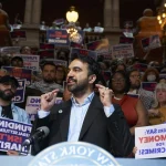 experience_vs_inspiration_new_york_city_mayoral_race_mirrors_national_dem_divide