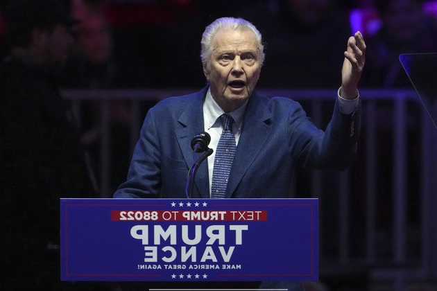 gavin_newsom_met_privately_with_trumps_hollywood_ambassador_jon_voight