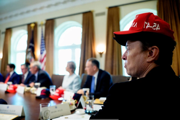 hes_a_snake_musk_jabs_at_trump_adviser_who_fueled_messy_presidential_breakup