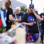 hundreds_gather_to_remember_slain_minnesota_lawmaker_and_her_husband