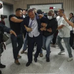 ice_agents_detain_nyc_comptroller_in_chaotic_scene