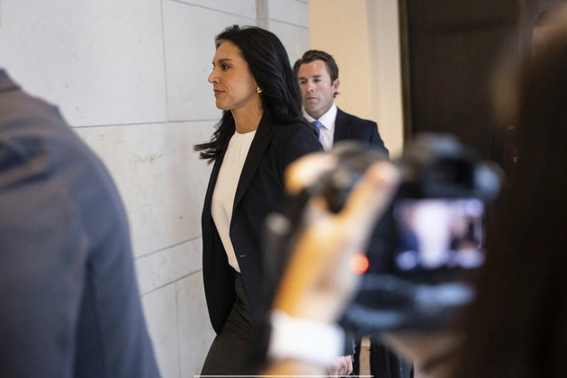 inside_the_clashes_between_trump_and_gabbard