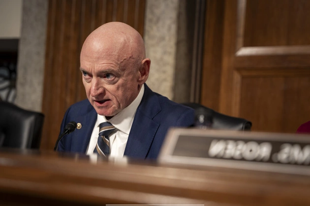 mark_kelly_finds_a_receptive_audience_to_talk_about_gun_violence