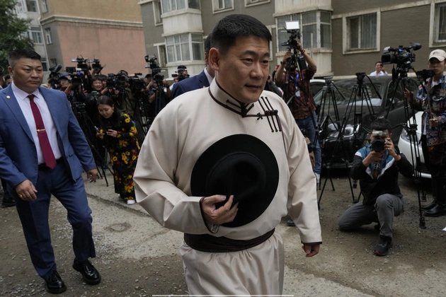 mongolias_prime_minister_resigns_after_losing_vote_of_confidence