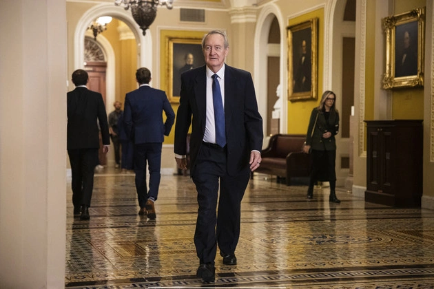 senate_republicans_cool_to_finance_committees_tax_plan