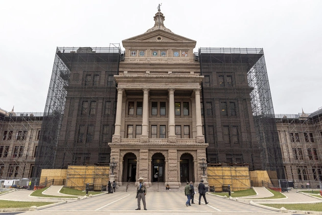 texas_state_capitol_evacuated_after_credible_threat_toward_lawmakers