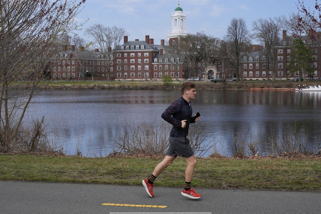 trump_halts_entry_of_foreign_students_seeking_to_attend_harvard