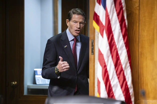 trump_should_immediately_push_russia_sanctions_sen_blumenthal_says