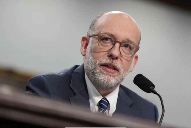 white_house_looks_to_freeze_more_agency_funds_and_expand_executive_power