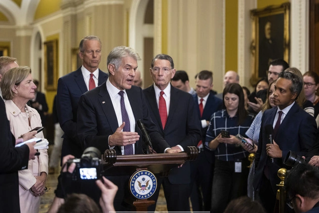 white_house_sends_dr_oz_to_calm_senate_nerves